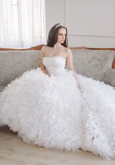 Свадебное платье С53224. С пышной юбкой, длинное со шлейфом.